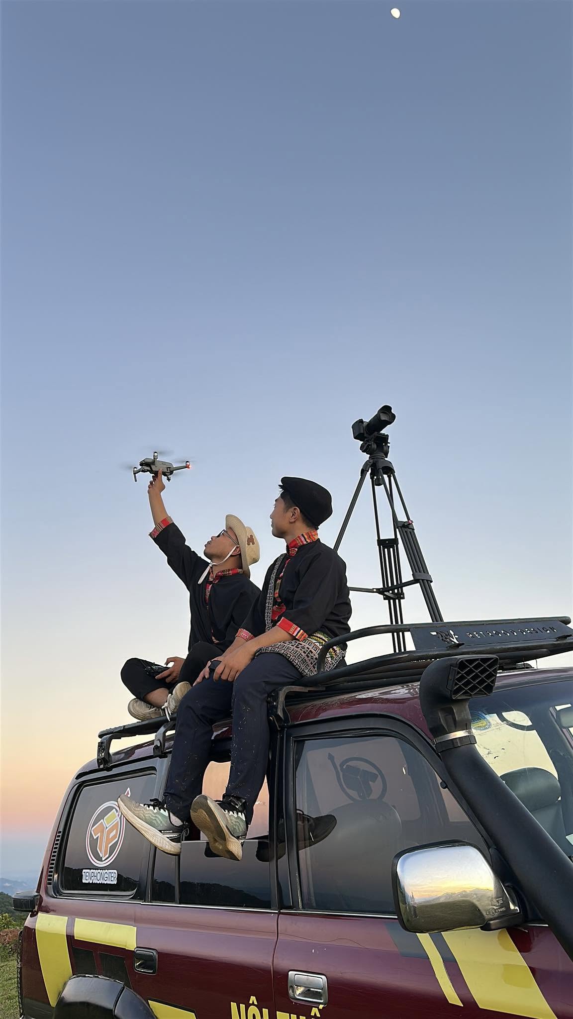 Đội ngũ VDT Media tác nghiệp với flycam